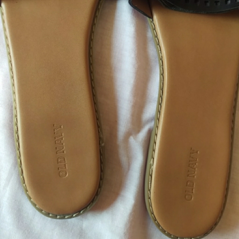 Old navy black perforated top flats slip-onslides - Picture 6 of 8